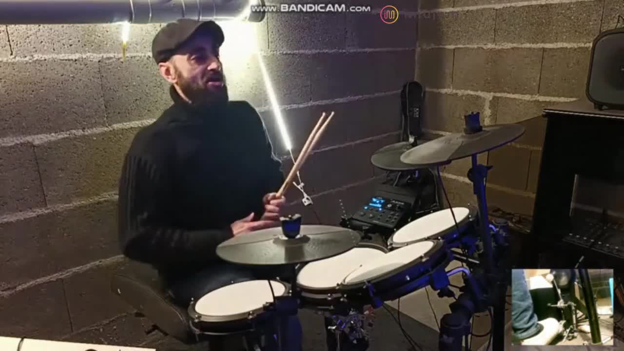 homme pressé tapes la mesure , pas ta femme guitare less