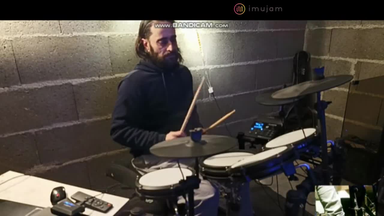 R.E.M (ne pas confondre avec le parti de jupiter )- Perdant ma religion sans guitare-